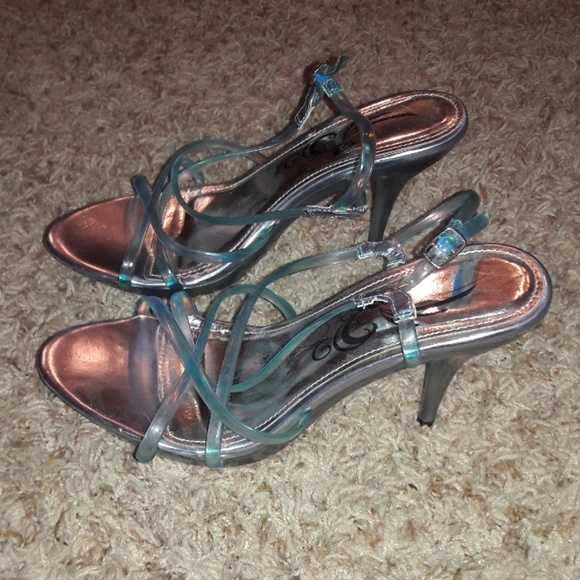 Shoes - Picture 2 of 3